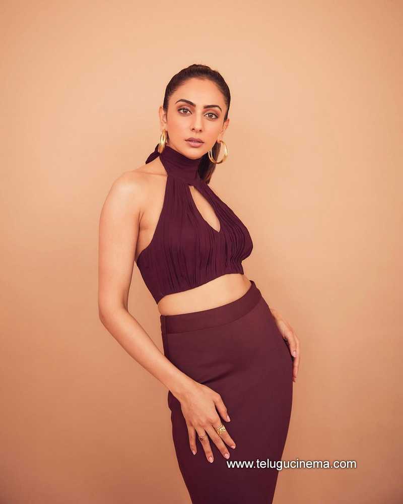 rakul stills 210422 004