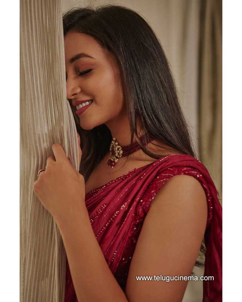 srinidhi stills 230922 001