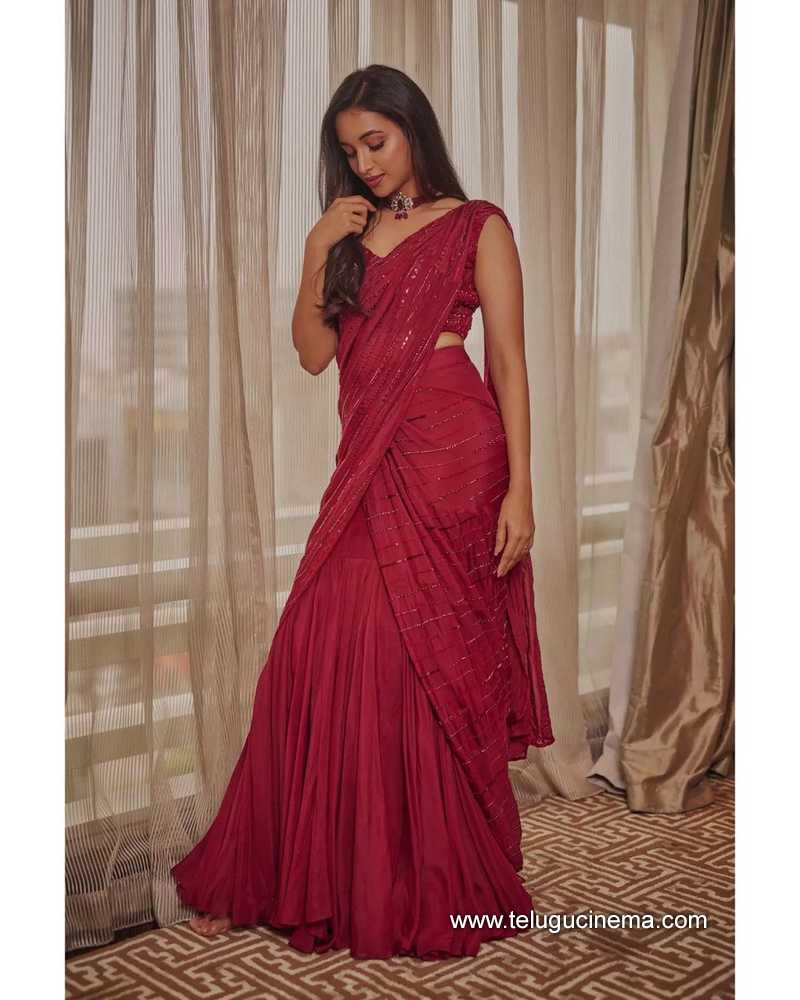 srinidhi stills 230922 005