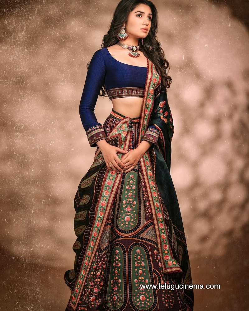 kritishetty stills 28 10 22 005