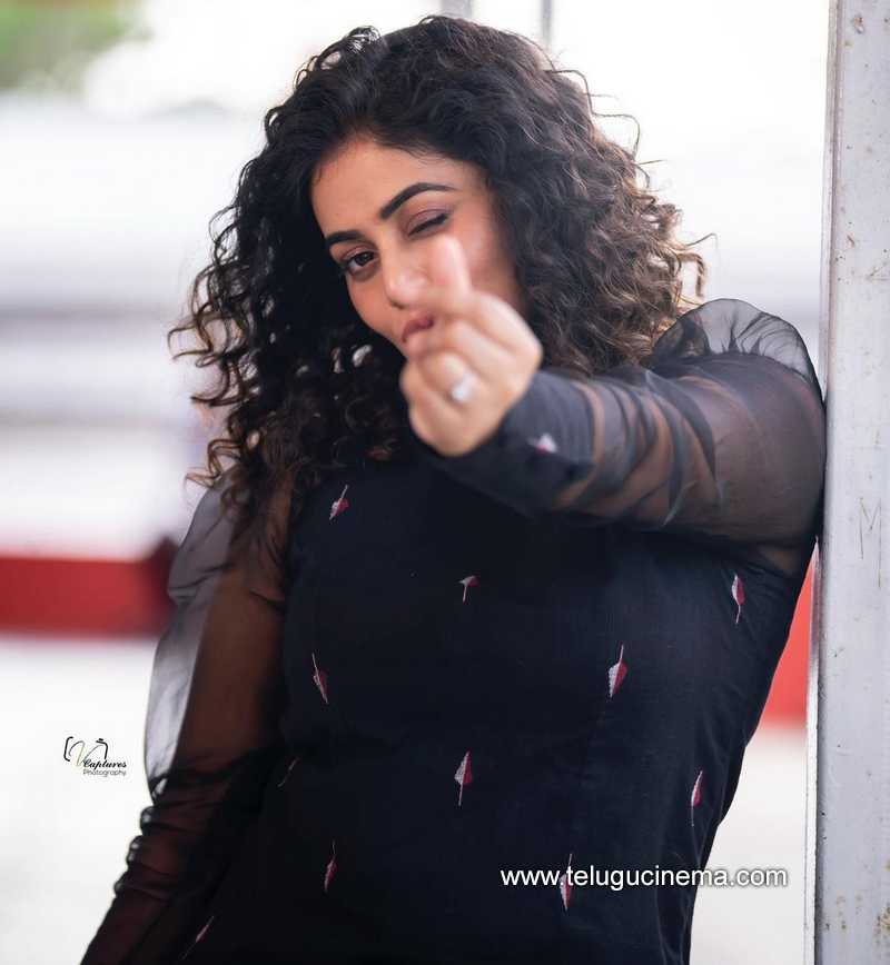 poorna stills 031022 010