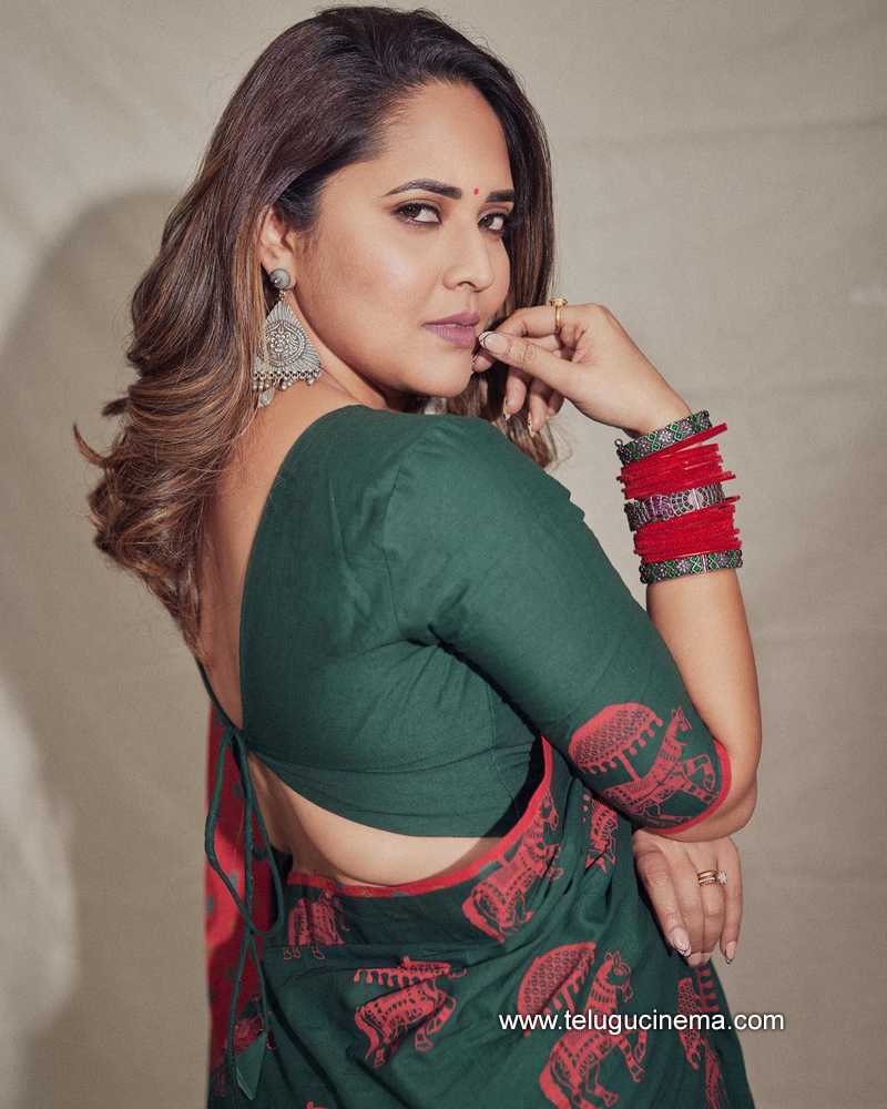 anasuya stills 24 11 22 002