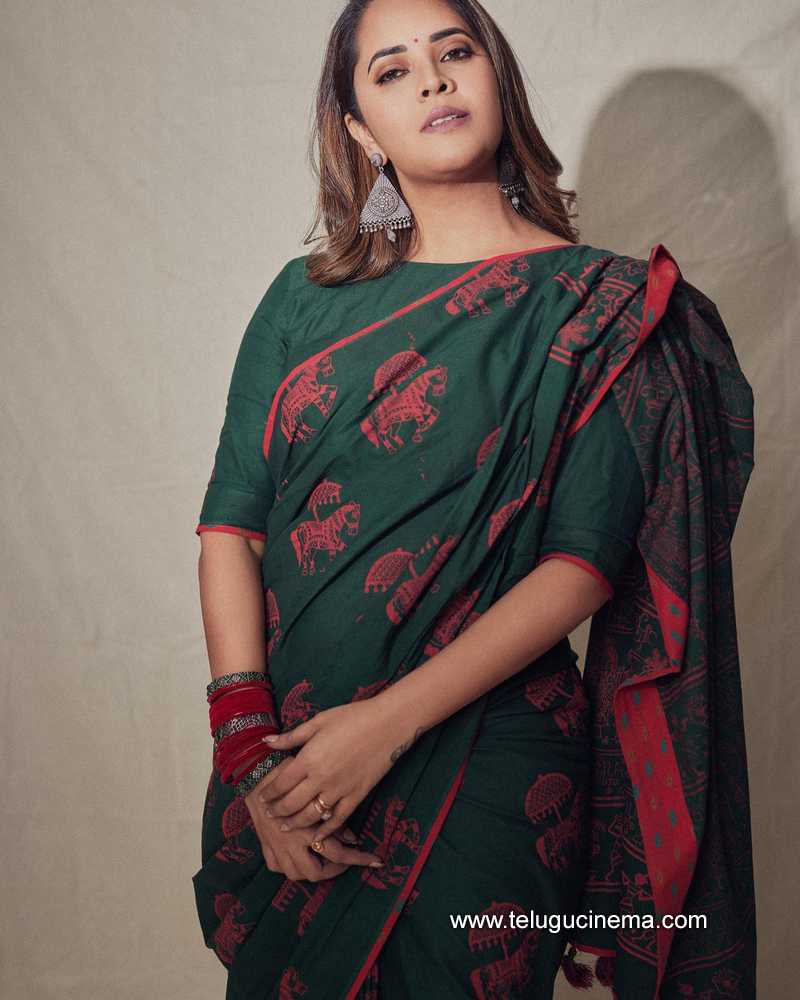 anasuya stills 24 11 22 003