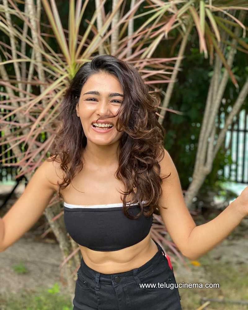 shalinipandey stills 29 11 22 003