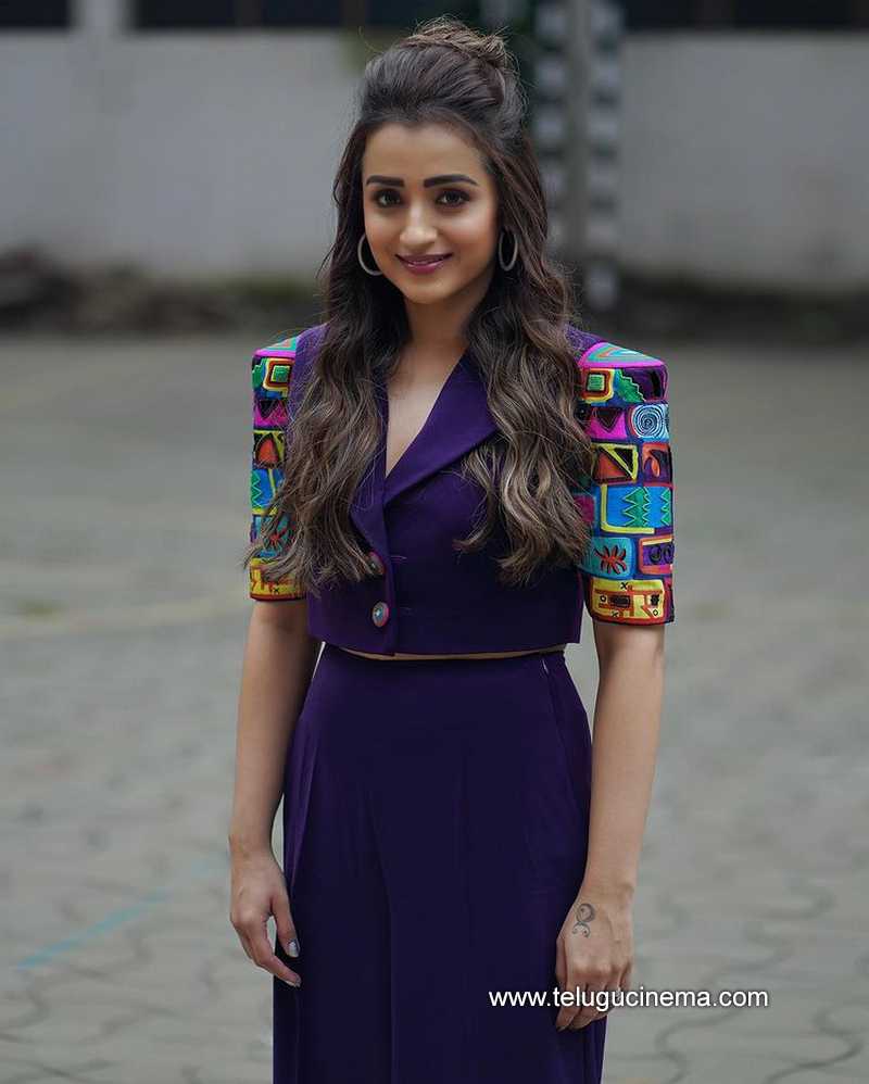 trisha stills 24 12 22 003