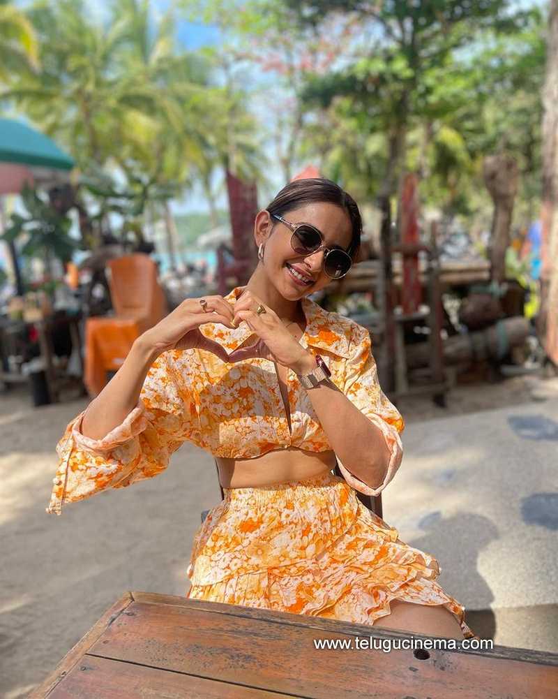 rakul stills 030123 004