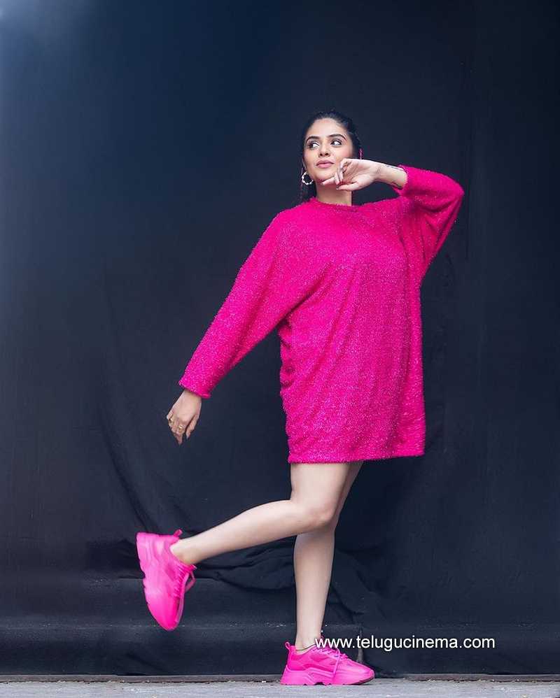 sreemukhi stills 120223 009