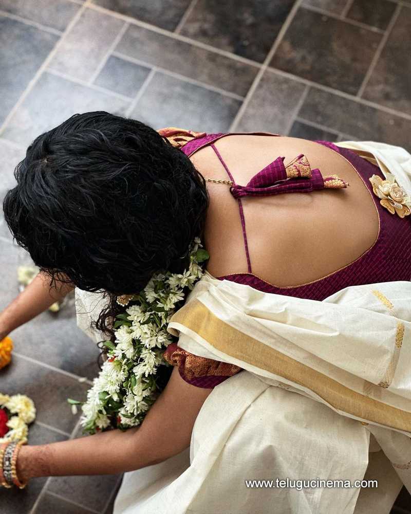 Anupama Parameswarans Onam Goes Like This Telugu Cinema