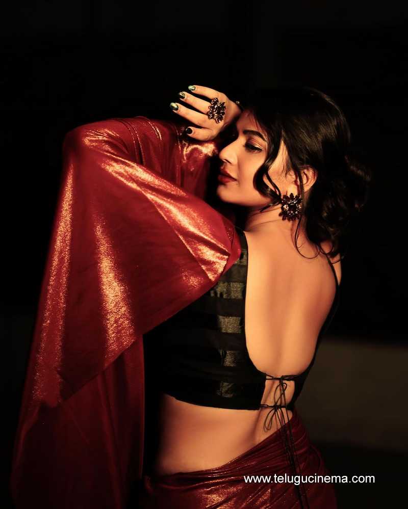 inaya stills 130124 001