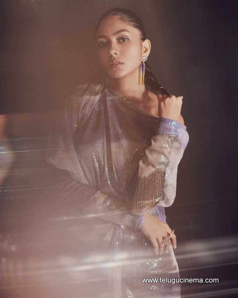 mrunalthakur stills 080124 002