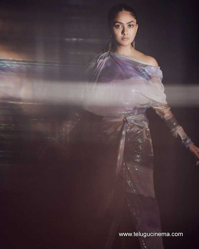 mrunalthakur stills 080124 005