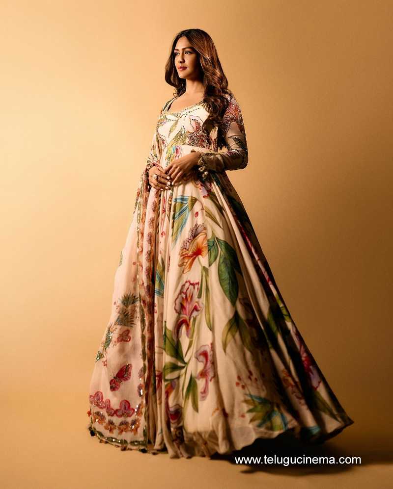 mrunalthakur stills 190124 007