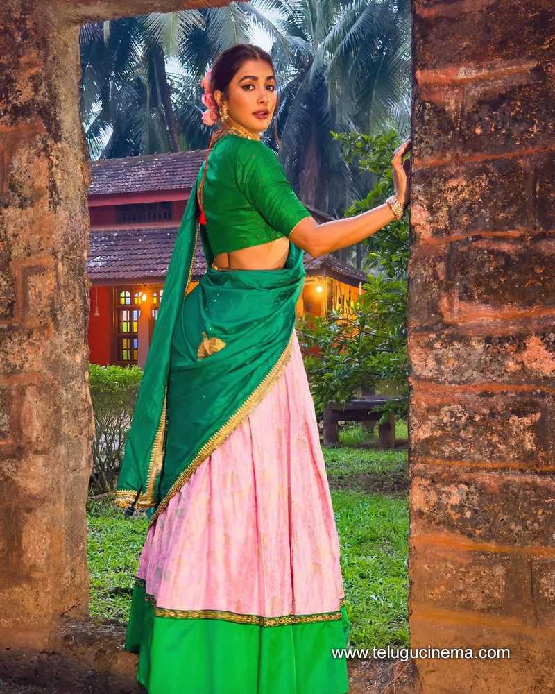 pooja stills 230124 004
