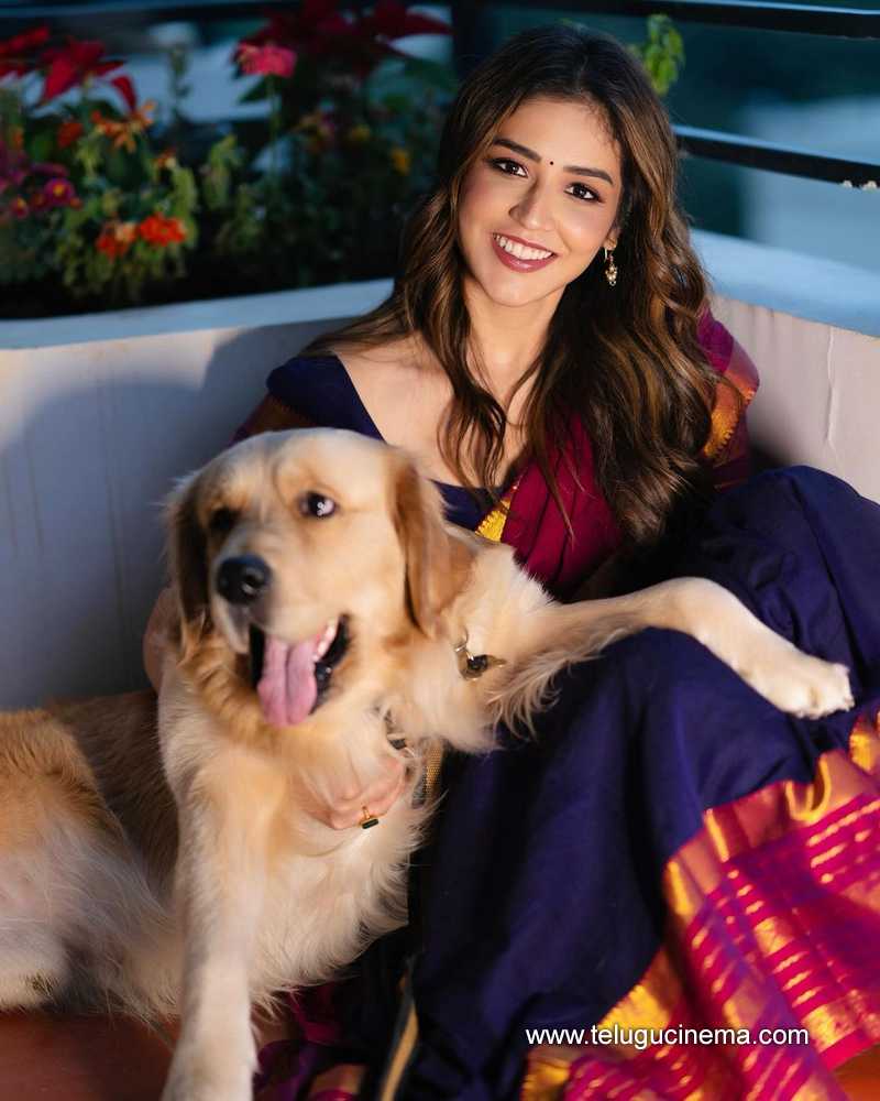 priyanka stills 310124 004