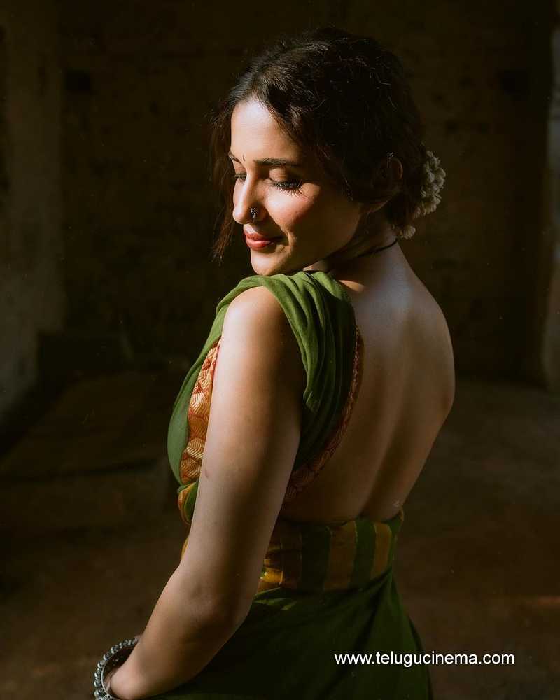 ruhani stills 180124 005