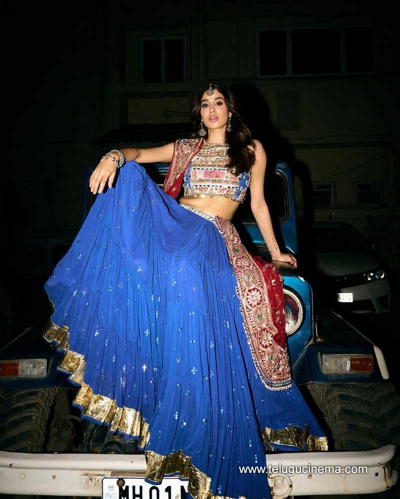 janhvi stills 01022400000002
