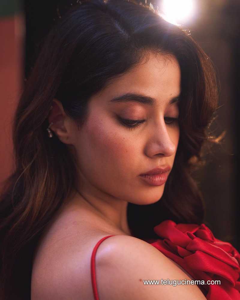 janhvi stills 01022400000006