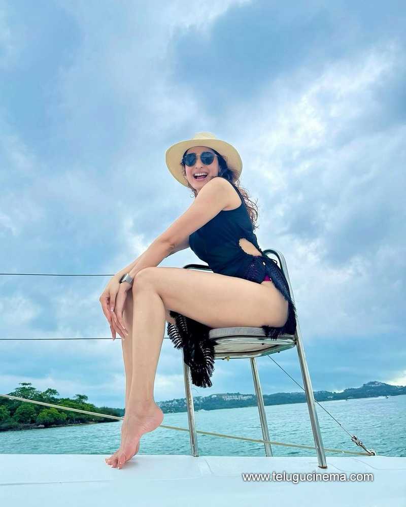 pragya stills 05022400000006