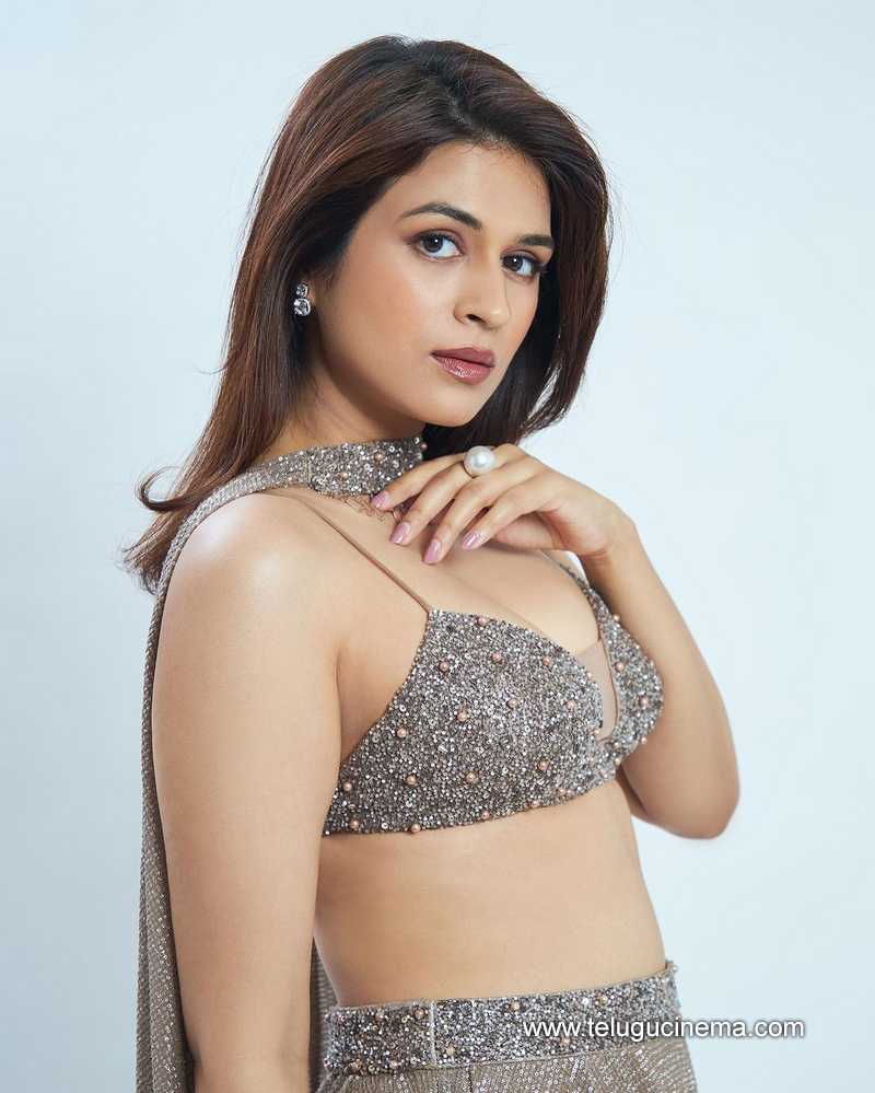shraddhadas stills 15022400000004