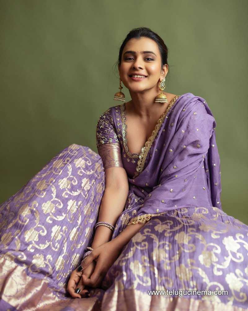 hebah stills 13032400000004