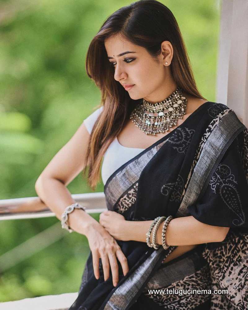 ashika stills 130424 03