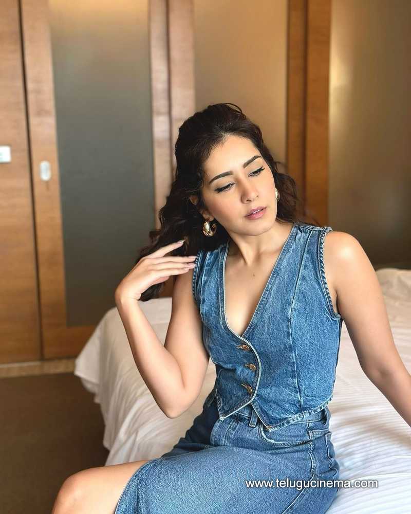 raashikhanna stills 270524 02