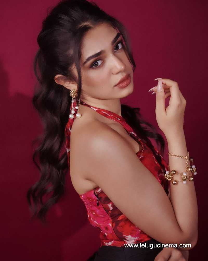 kritishetty stills 310624 02
