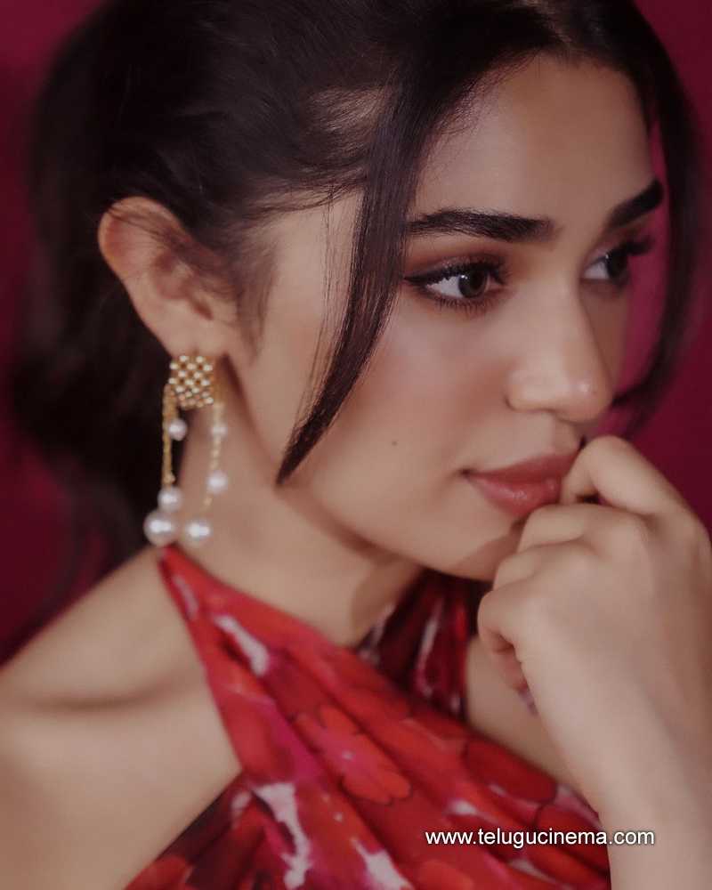 kritishetty stills 310624 04