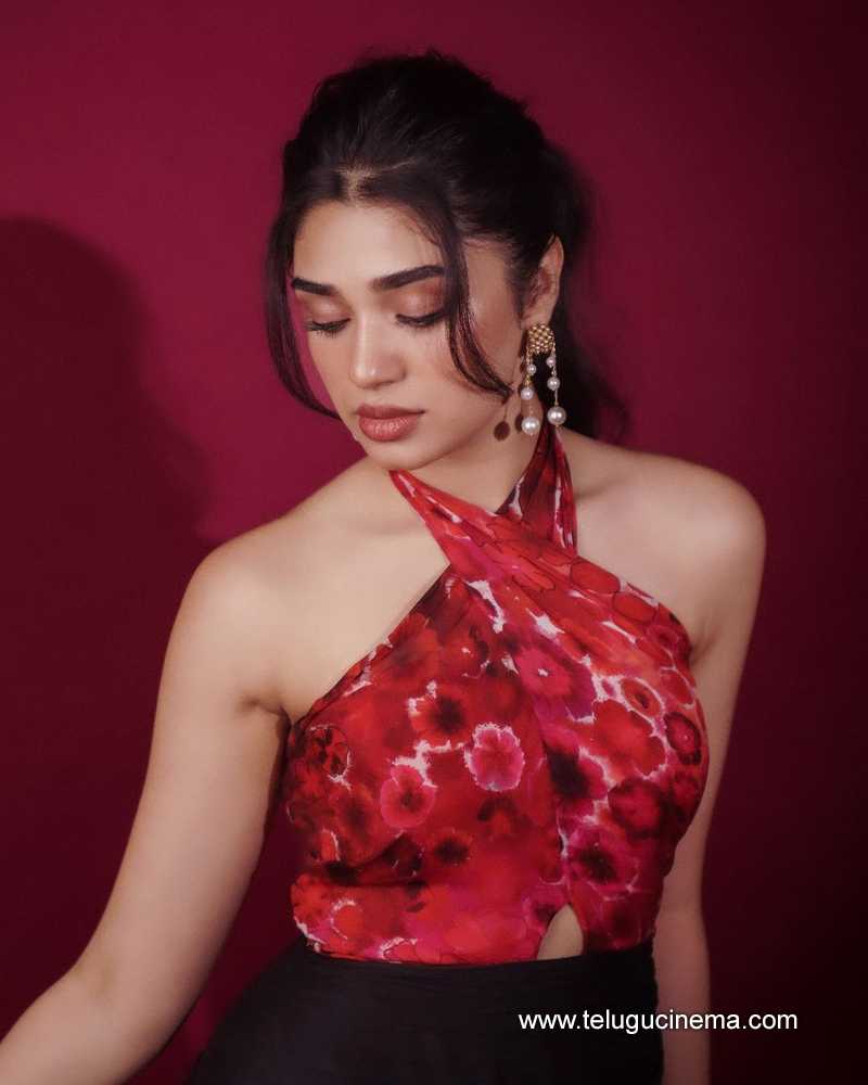 kritishetty stills 310624 08