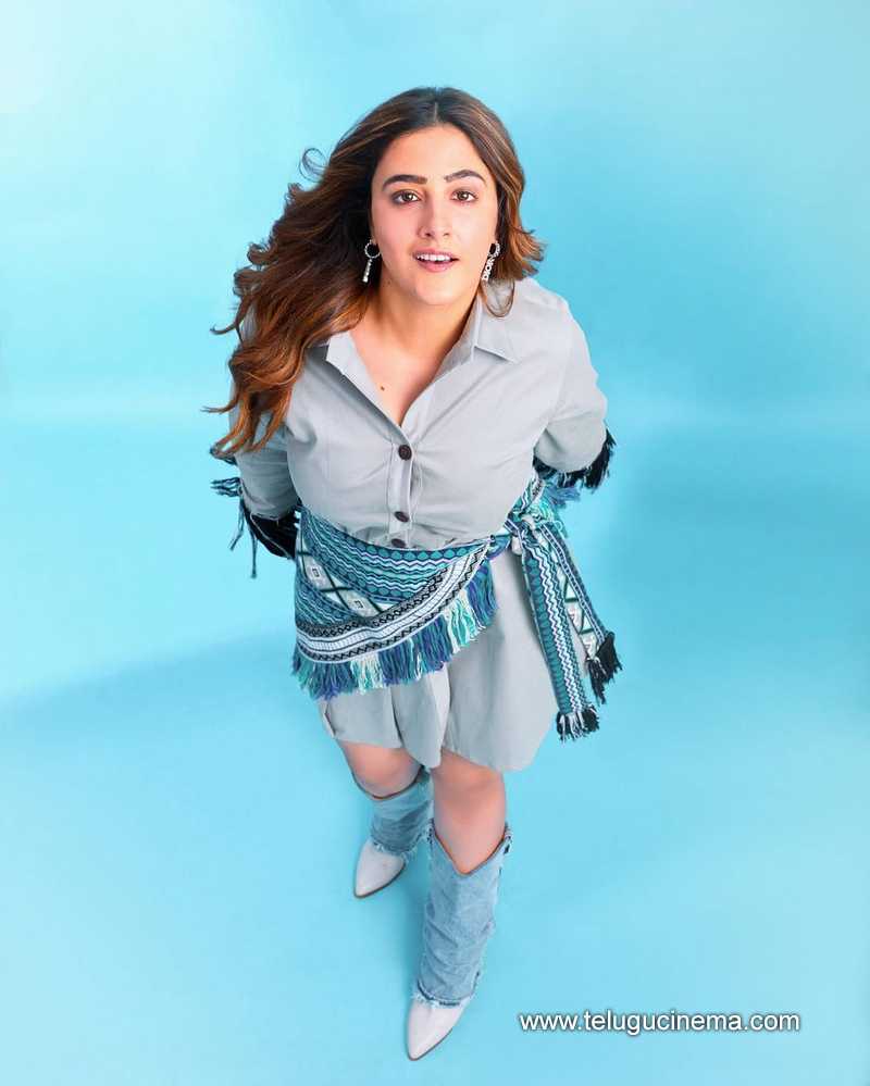 nupur stills 120624 03
