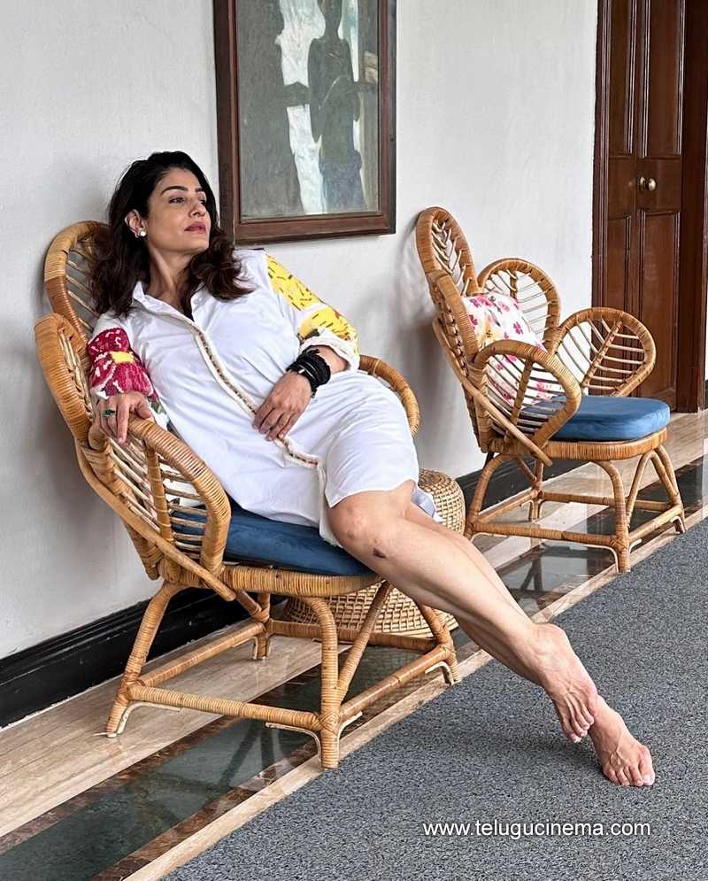 raveena stills 180624 02