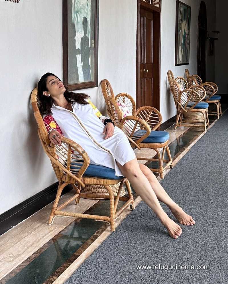 raveena stills 180624 05