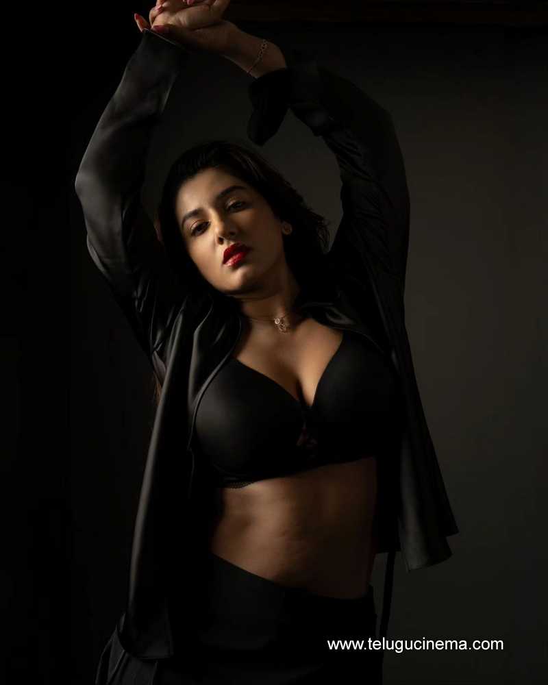 vishnupriya stills 210624 02