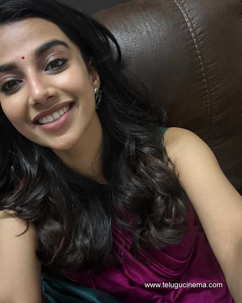 meenaskhii stills 160724 07