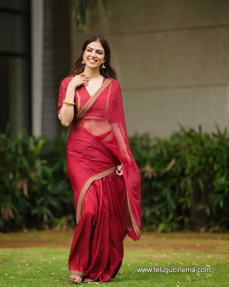 malavika stlls 140824 04