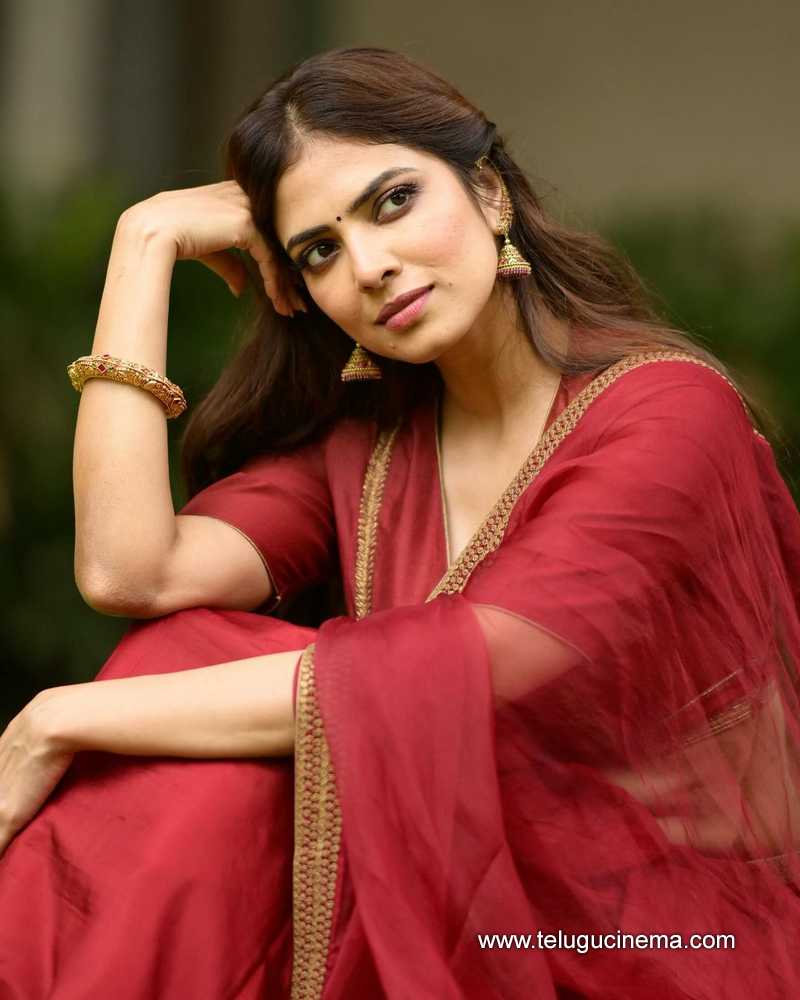 malavika stlls 140824 05