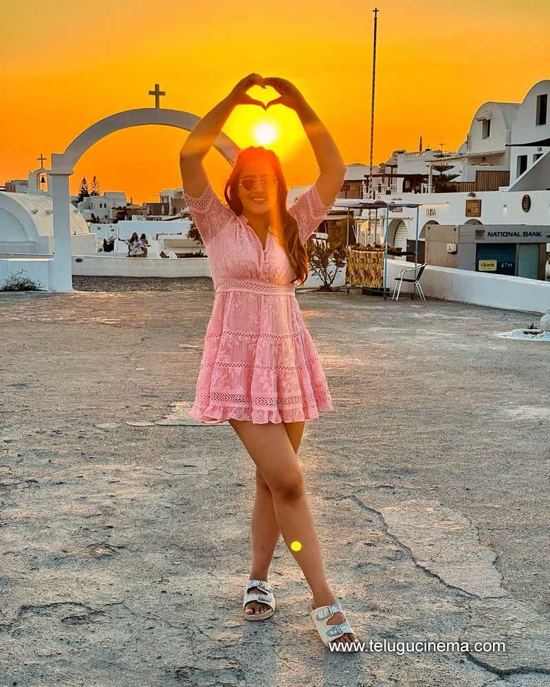nupur stills 100824 05
