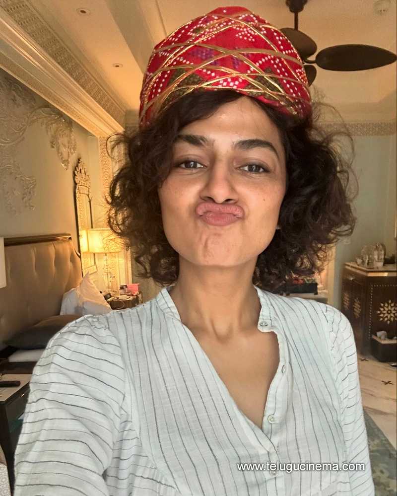 shraddha srinath stills 120824 05
