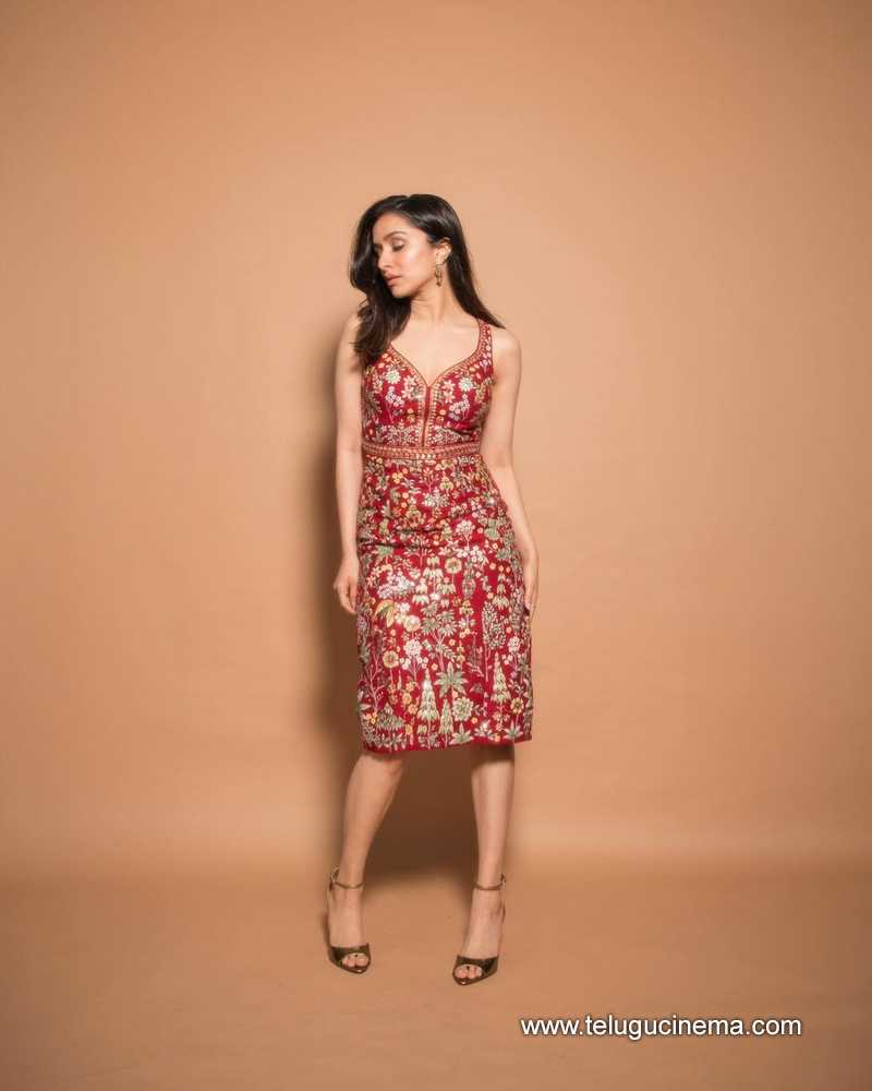 shraddhakapoor stills 100824 05