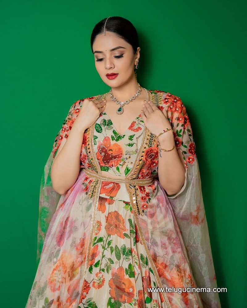 sreemukhhi stills 070824 05