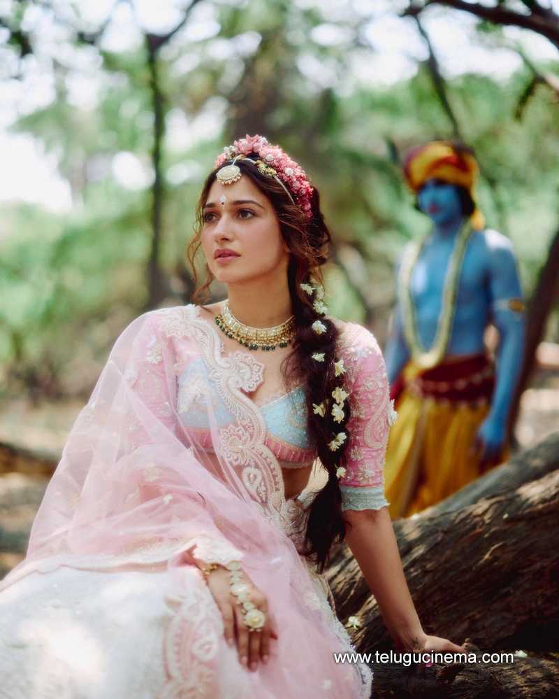 tamannah stills 230824 02