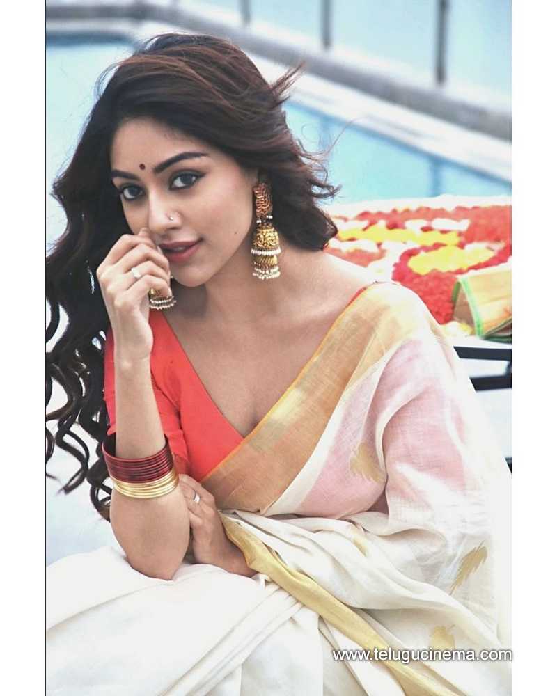 anuemmanuel stills 170924 02