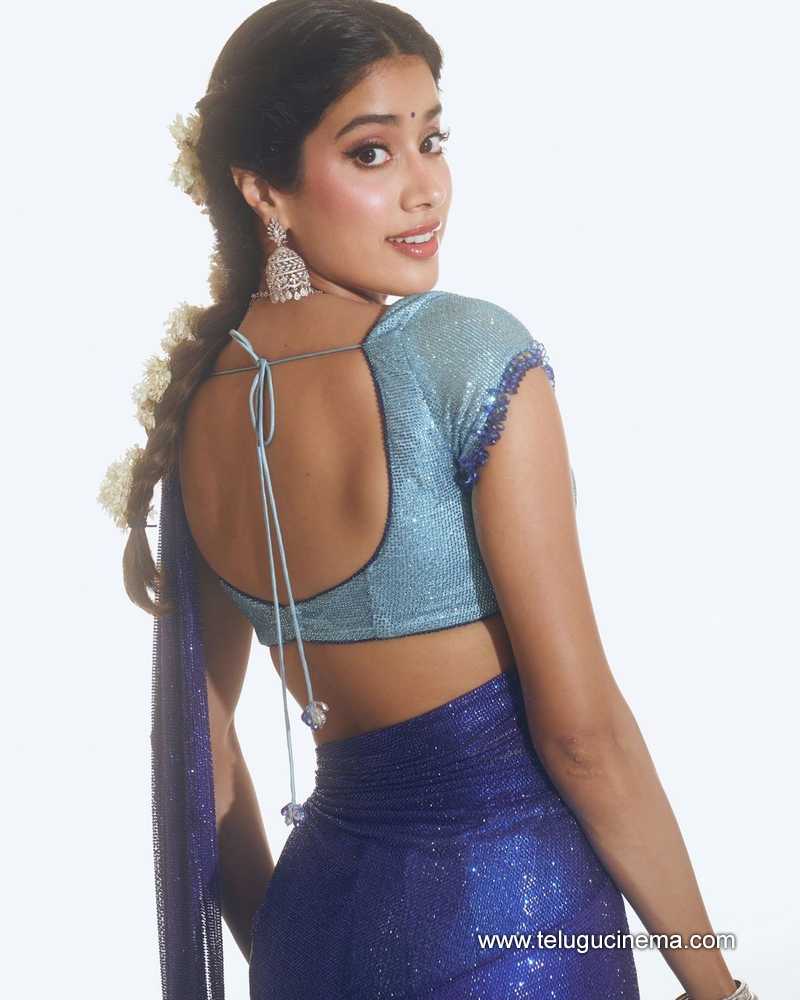jahnvikapoor stills 240924 10