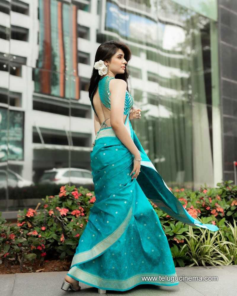 kritishetty stills 130924 02