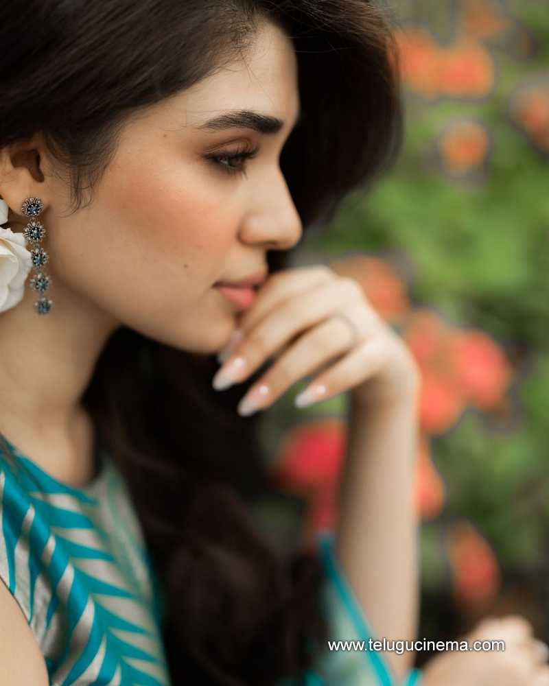 kritishetty stills 130924 03