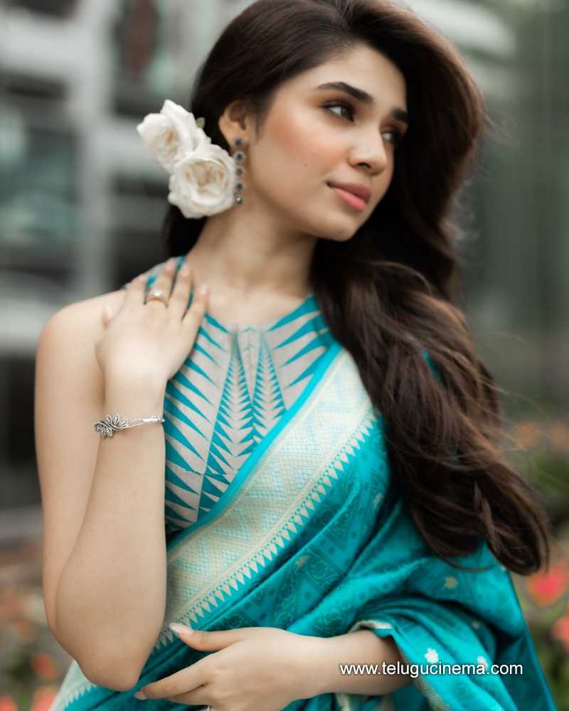kritishetty stills 130924 08