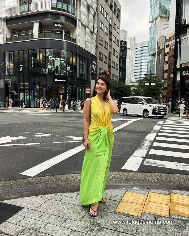 mehreen stills 130924 07