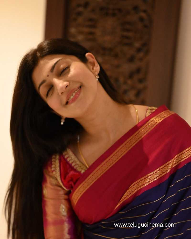 pranita stills 190924 03