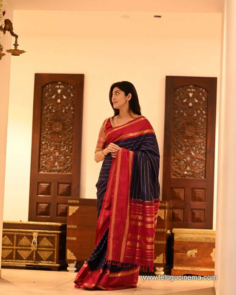 pranita stills 190924 09