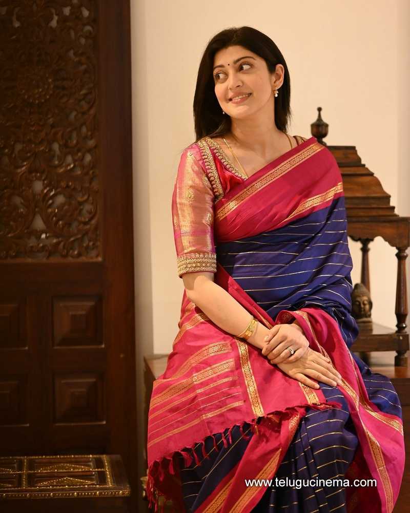 pranita stills 190924 13